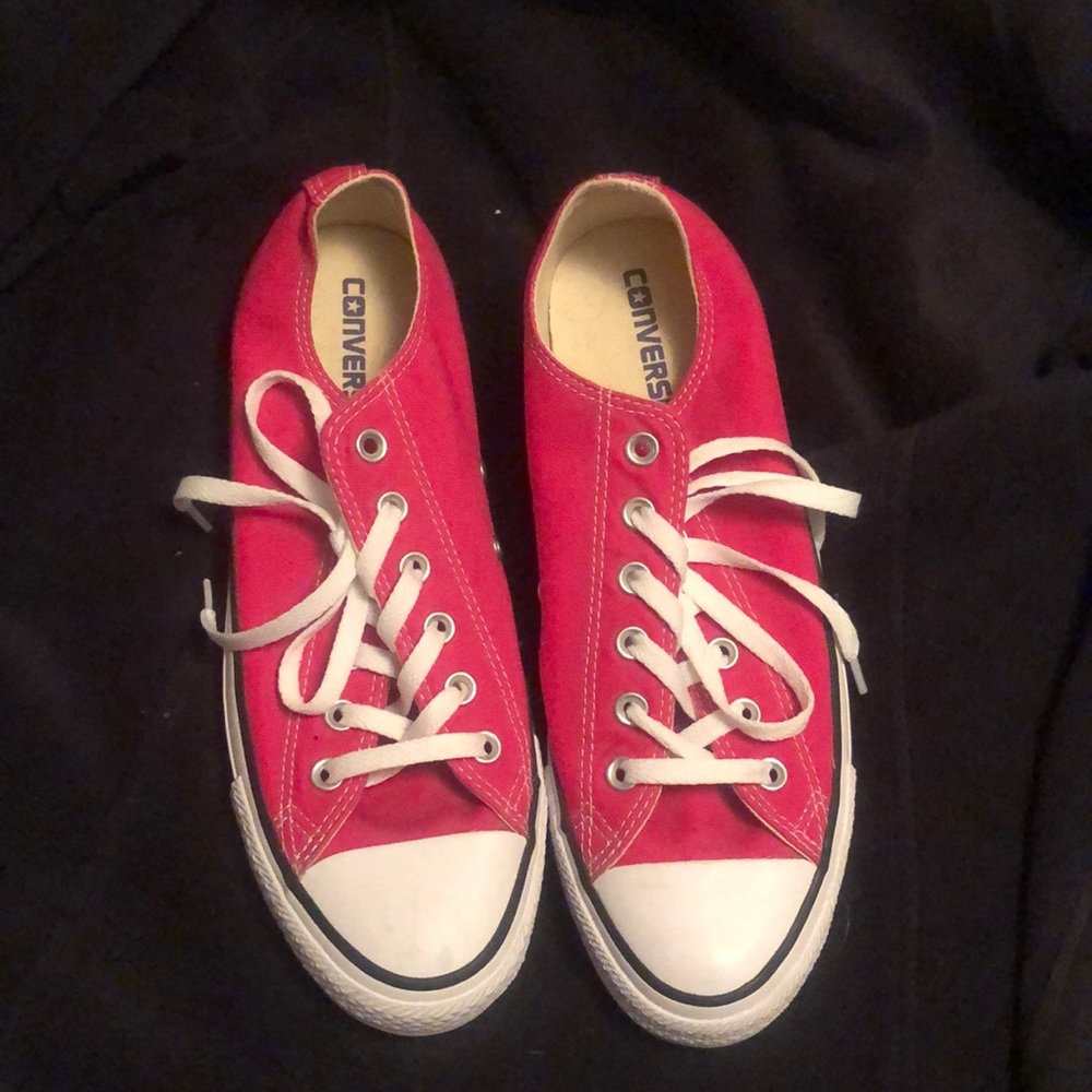 Fuchsia converse